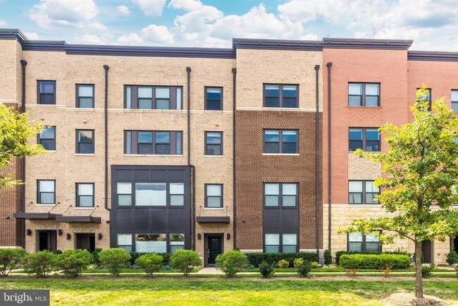 Building Photo - 44750 Tiverton Sq Rental