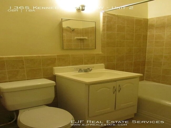 Photo - 1365 Kennedy St NW Unidad 2