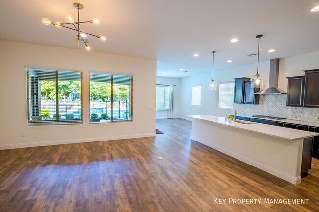 Photo - 11850 Saverio Ave