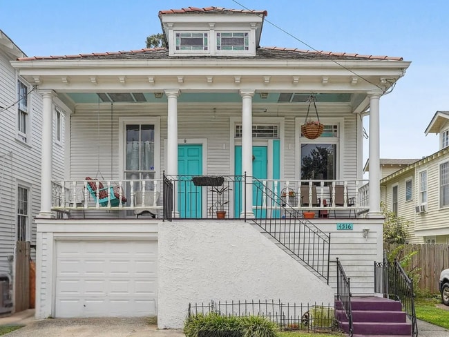 Building Photo - 4516 Banks St Unit Upper