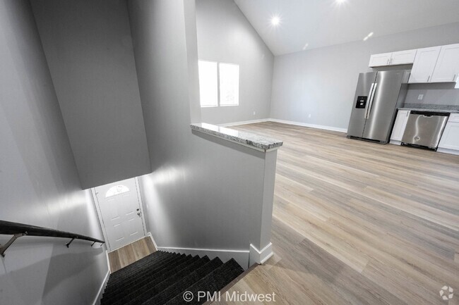 Building Photo - 1825 Montcalm St Unit B Rental