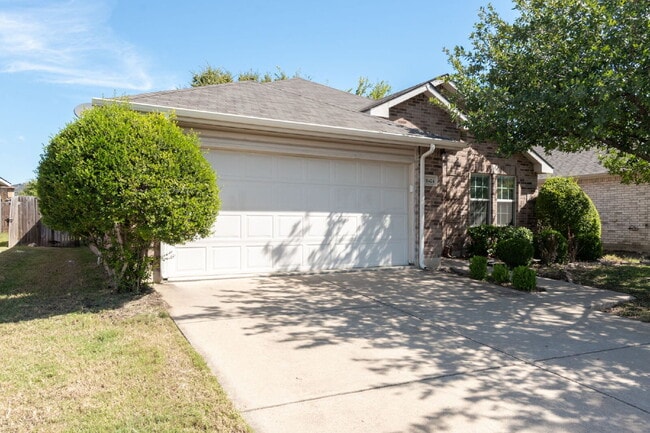 Photo - "Beautiful 3-Bedroom, 2-Bath Home with Ope...