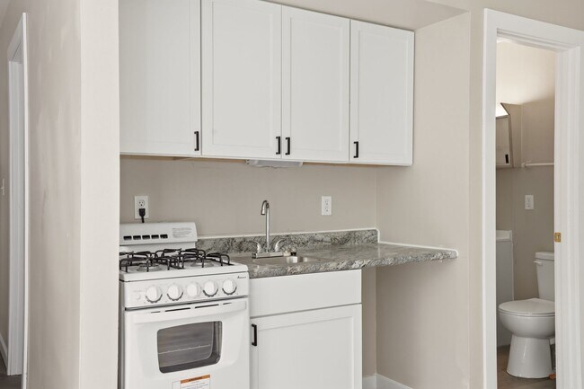 Photo - Freshly Remodeled Studio in the Heart of Waukesha! Unit Apt 4