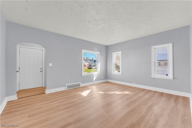 Photo - 9520 S Highland Ave