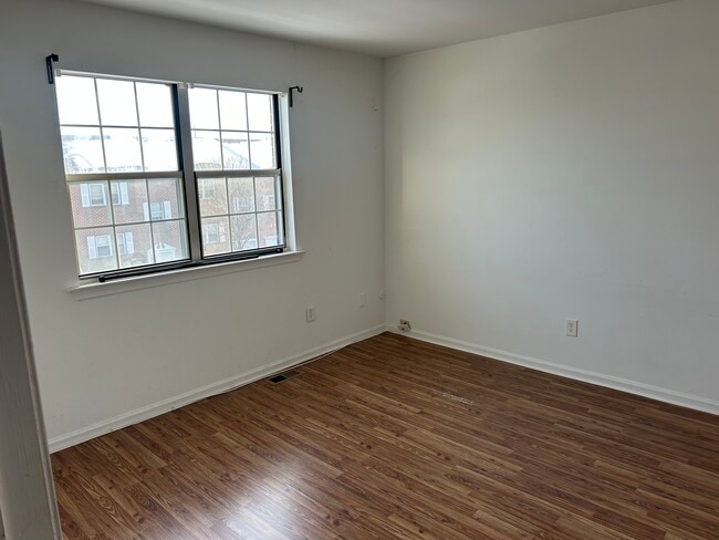 Photo - 807 Christopher Pl Unit B