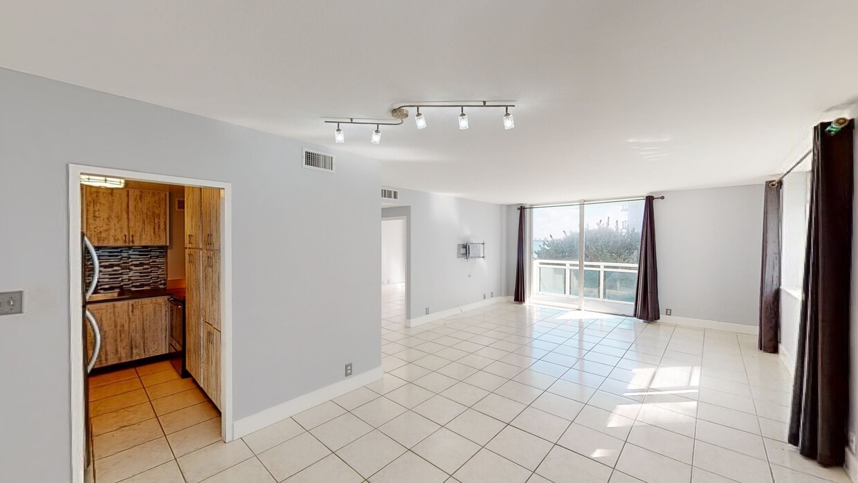 Photo - Bay Park Towers Apartments