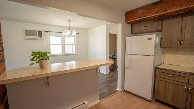 Photo - 18 E 46th St