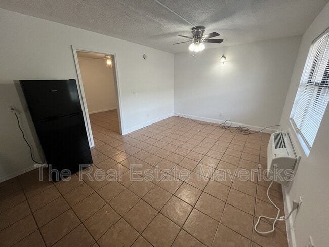 Building Photo - 925 Shallowford Rd Rental
