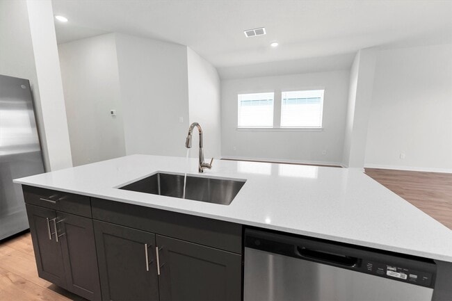 Building Photo - 16931 Tulip Row Ln