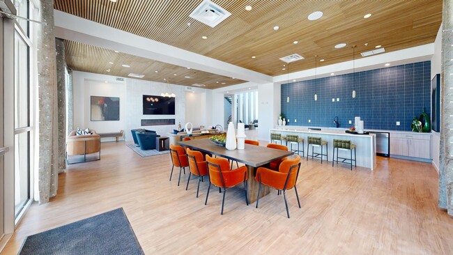 Photo - Cielo Alameda