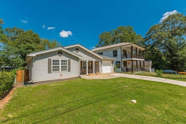 Photo - 2458 Crestview Ave