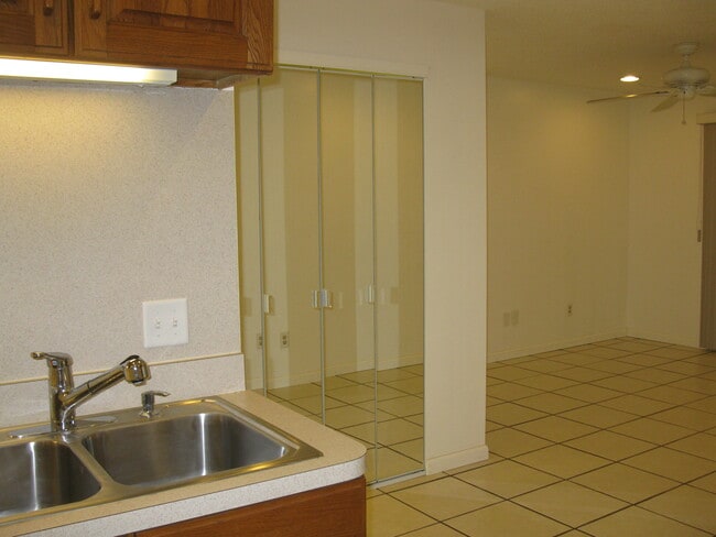 Photo - 4948 Goucher Ln Unidad 1