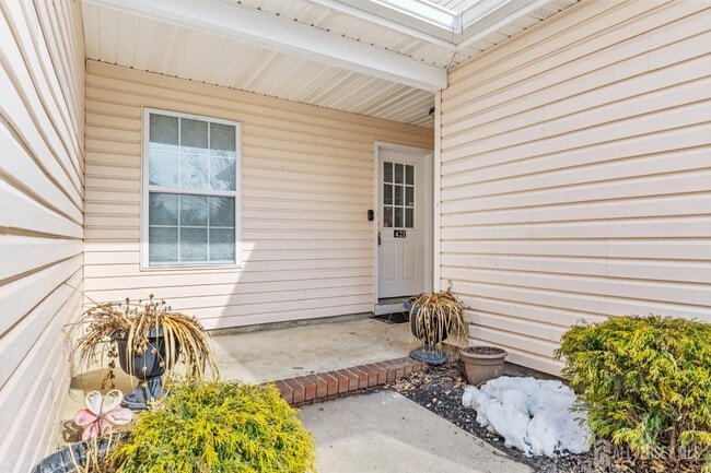 Photo - 421 Plymouth Rd