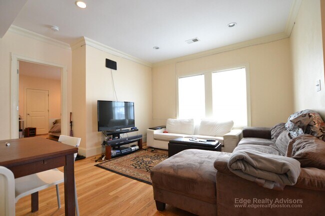 Photo - 21 Lothrop St Unit 2
