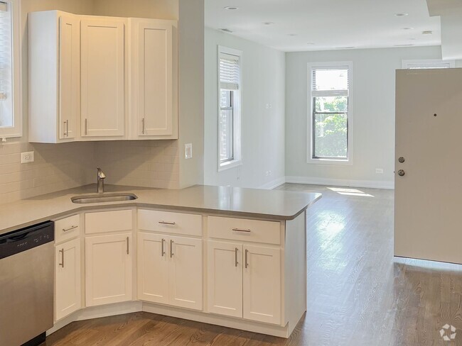 Building Photo - 2311 N Southport Ave Unit 3F Rental