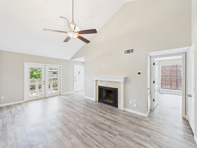 Building Photo - 8055 Cambridge St Unit 26