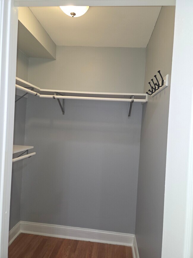 Photo - 909 19th St NE