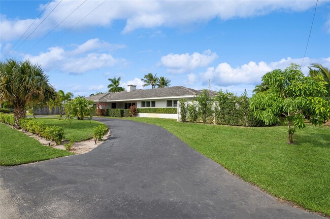 Photo - 2657 NE 26th St