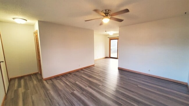Photo - 6235 Langdon Ave SW