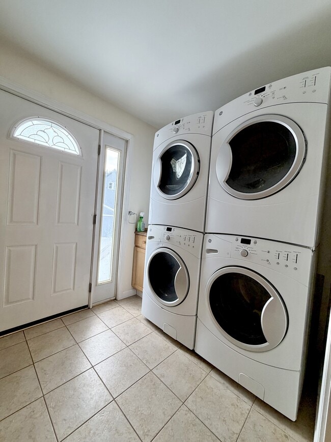 Photo - 62 Webster St