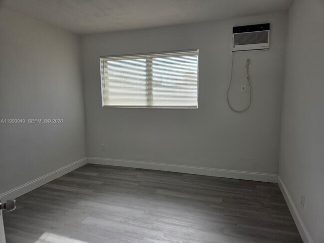 Photo - 1628 SW 7th St Unidad 8