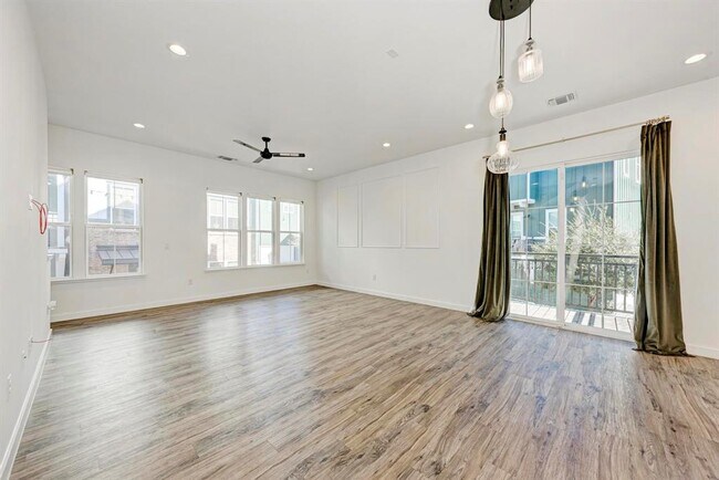 Photo - 3809 Valley View Rd Unit 14