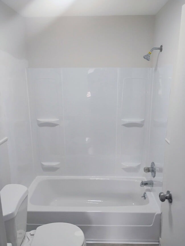 Photo - 682 Beech St Unit 6