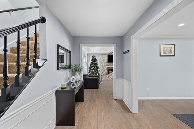 Photo - 827 Thicket Ln