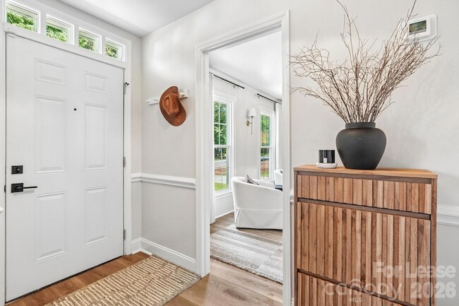 Photo - 2947 Heathgate Rd