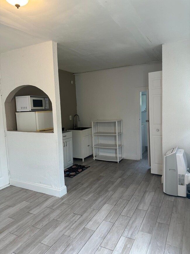 Photo - 7901 NW 66th Ter Unidad Efficiency