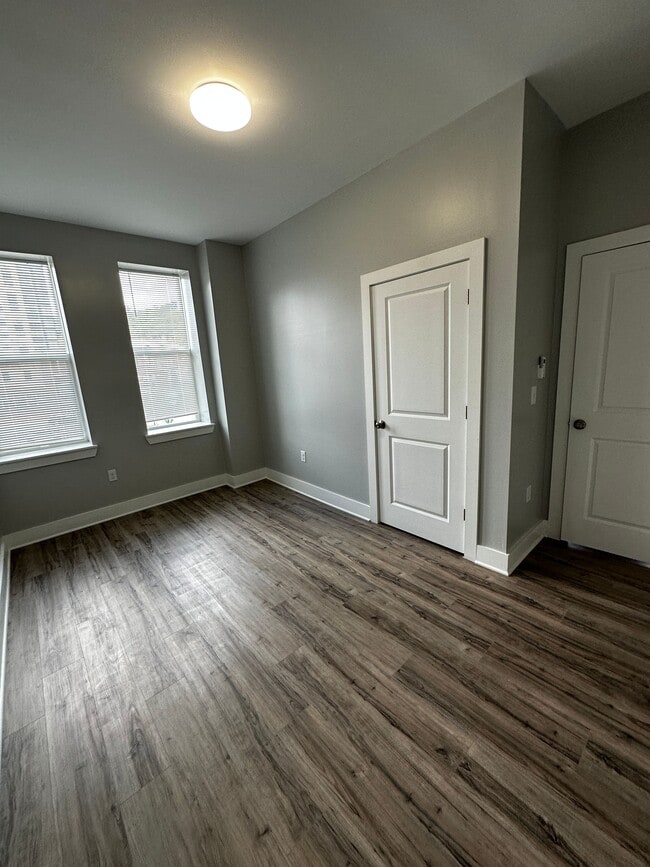 Photo - THE COLONNADE