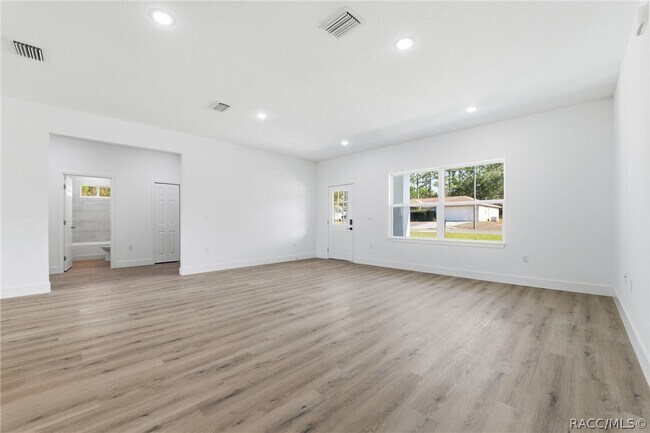 Photo - 2275 W Linden Dr