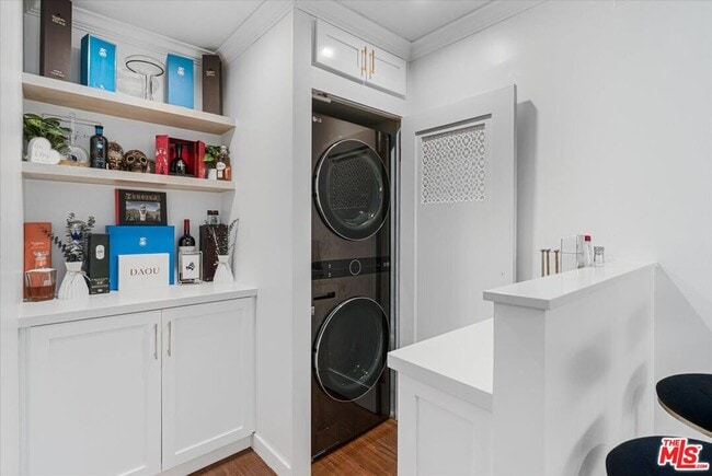 Photo - 1121 N Olive Dr Unit 113