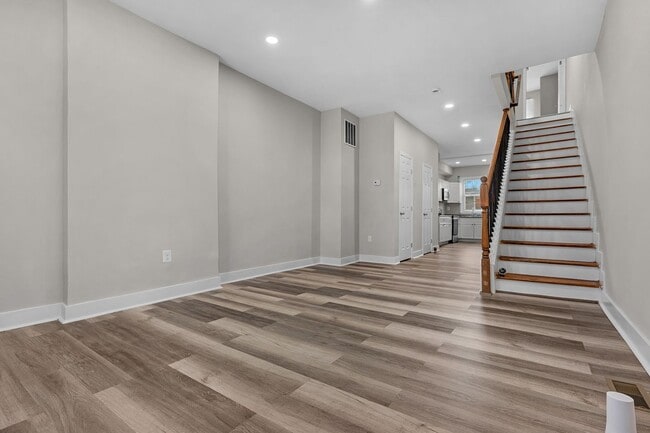 Photo - Beautiful Newly Renovated 3 Bedroom with a Large Basement For Rent in Mill Hill District of Balti...