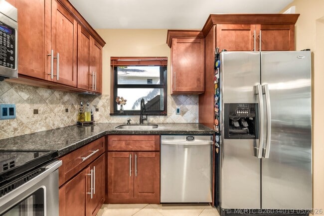 Building Photo - 4772 NW 22nd St Unit 42122