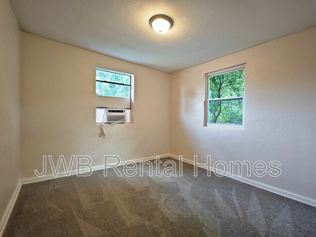 Photo - 1621 Barnett St