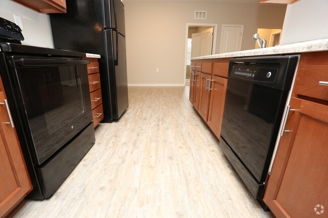 3BR, 2BA - 1,185 SF - Kitchen
