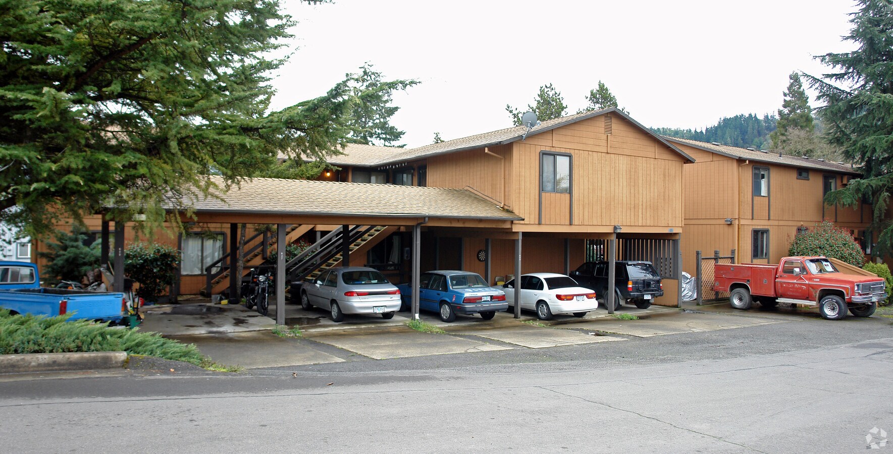 Pine Grove Apartments - Pine Grove Apartments