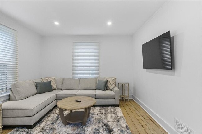 13 Sherman St Unit 4
