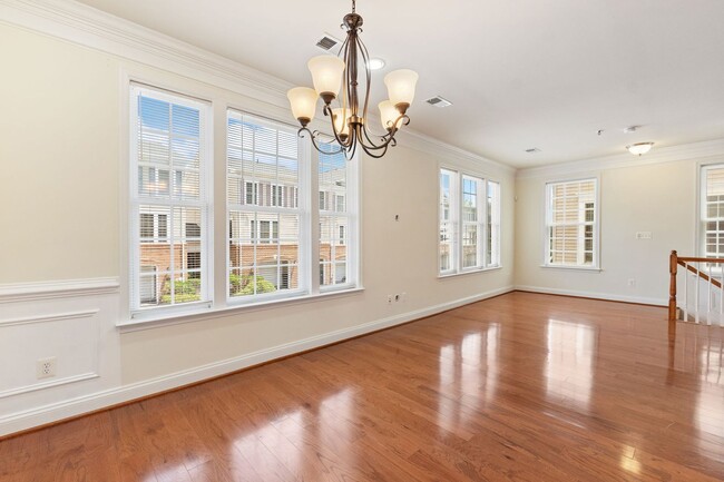 Photo - Elegant Townhome in Sought-After Groveton Woods