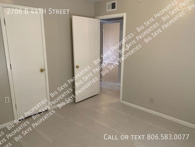 Photo - 2706 44th St