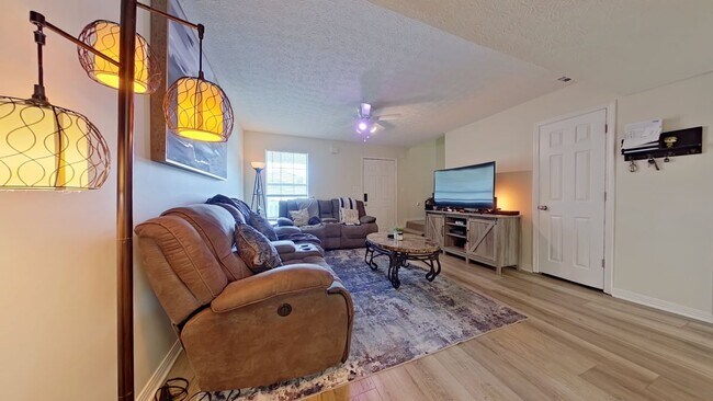 Photo - 5 Chatelaine Cir SE
