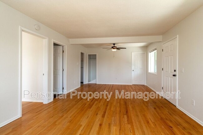 Photo - 2404 E 13th St