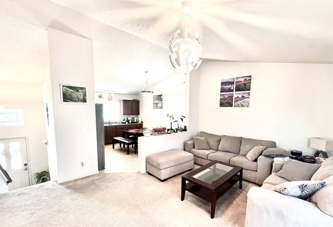 Photo - SW Home with great floorplan and private b...