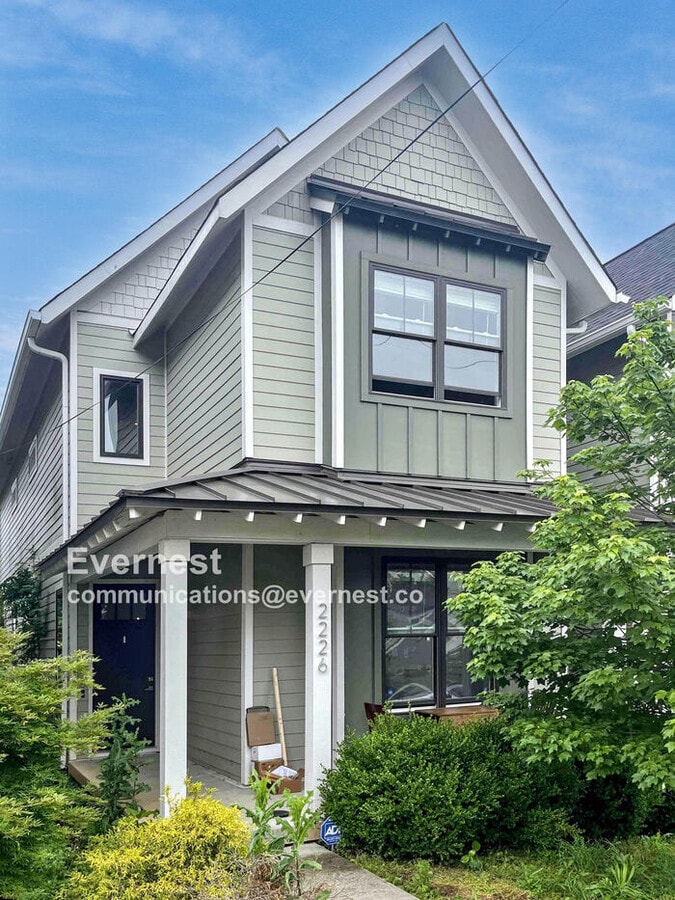 Modern 4-Bedroom Home with Prime Comfort a... - Modern 4-Bedroom Home with Prime Comfort a...