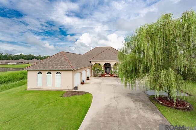 Building Photo - 4710 Little Hope Dr
