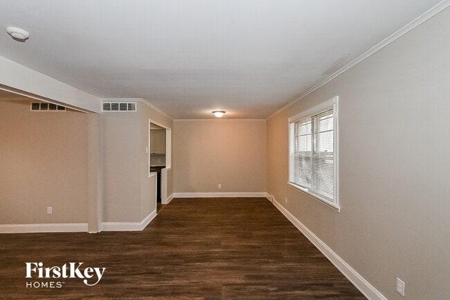 Photo - 5442 Blackwell St