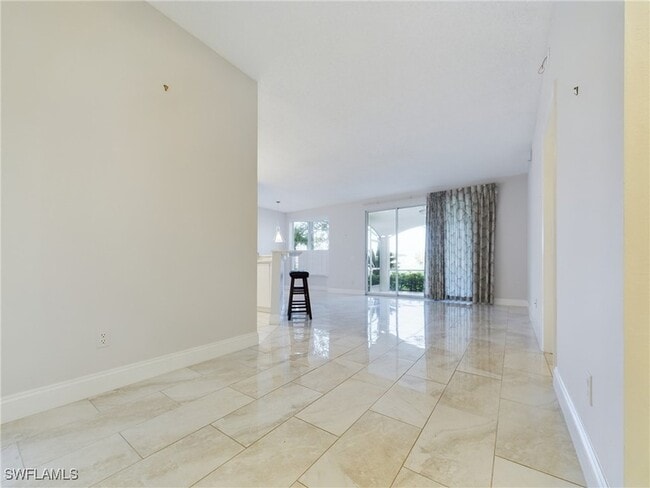 Photo - 85 Silver Oaks Cir Unit 6102