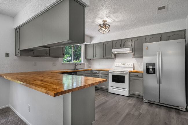 Photo - 4209 Harcourt Dr