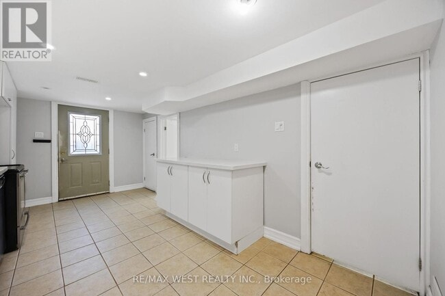 Photo - 2440 King Rd